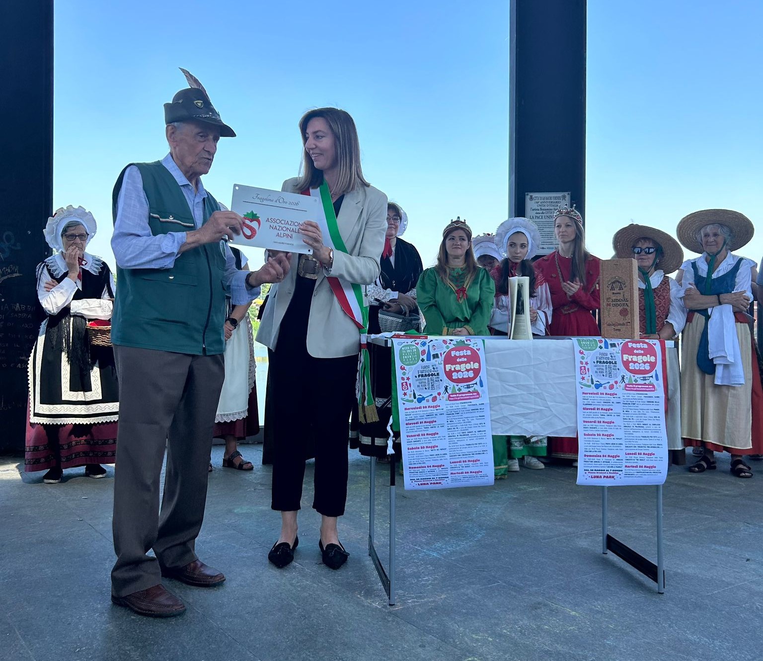 Al momento stai visualizzando SAN MAURO TORINESE – La città conferisce il premio “La fragolina d’oro” al locale Gruppo Alpini.