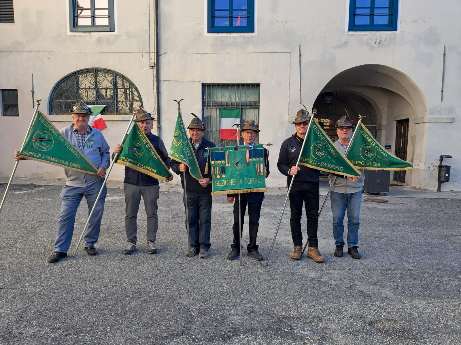 Scopri di più sull'articolo Il Vessillo di Torino al 95°Anniversario di Fondazione del Gruppo di Cuorgné (Sez. Ivrea)
